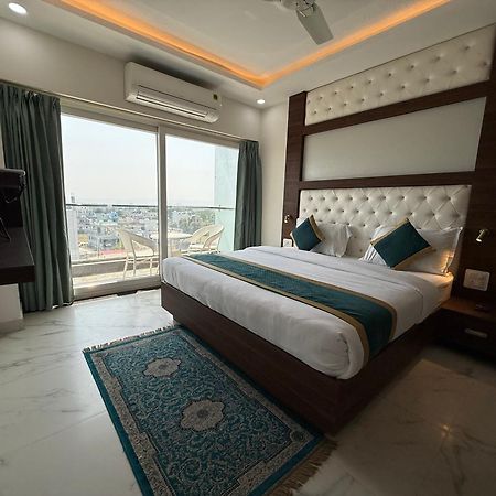 Hotel 7 Heaven Dehradun Luaran gambar