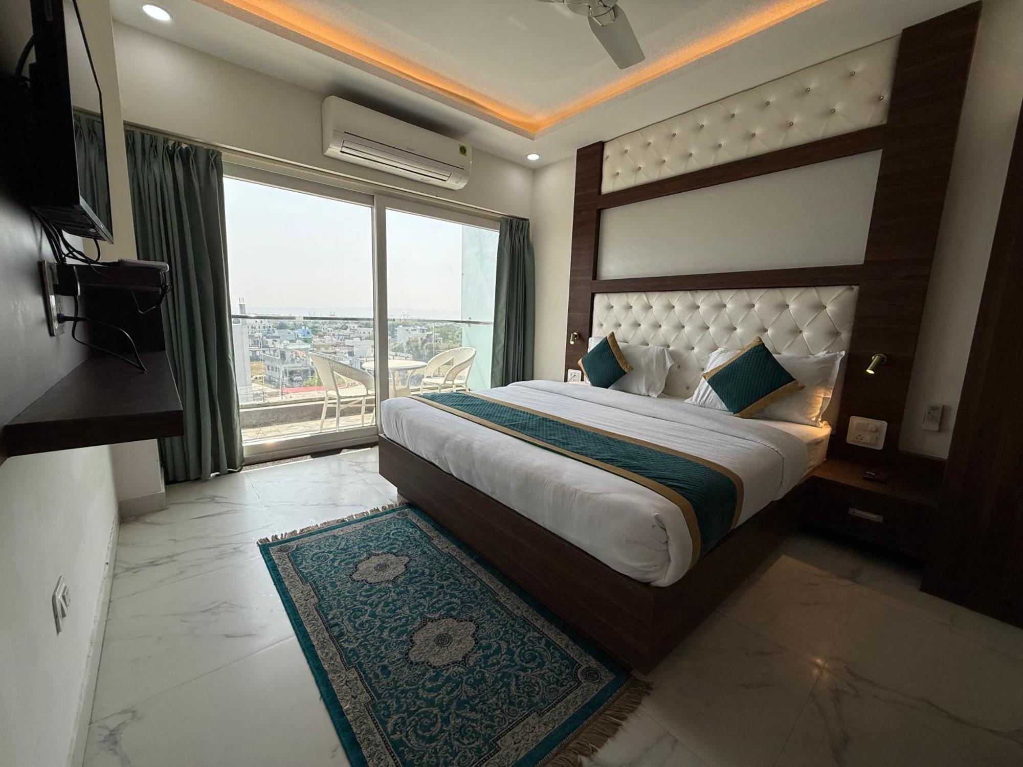 Hotel 7 Heaven Dehradun Luaran gambar